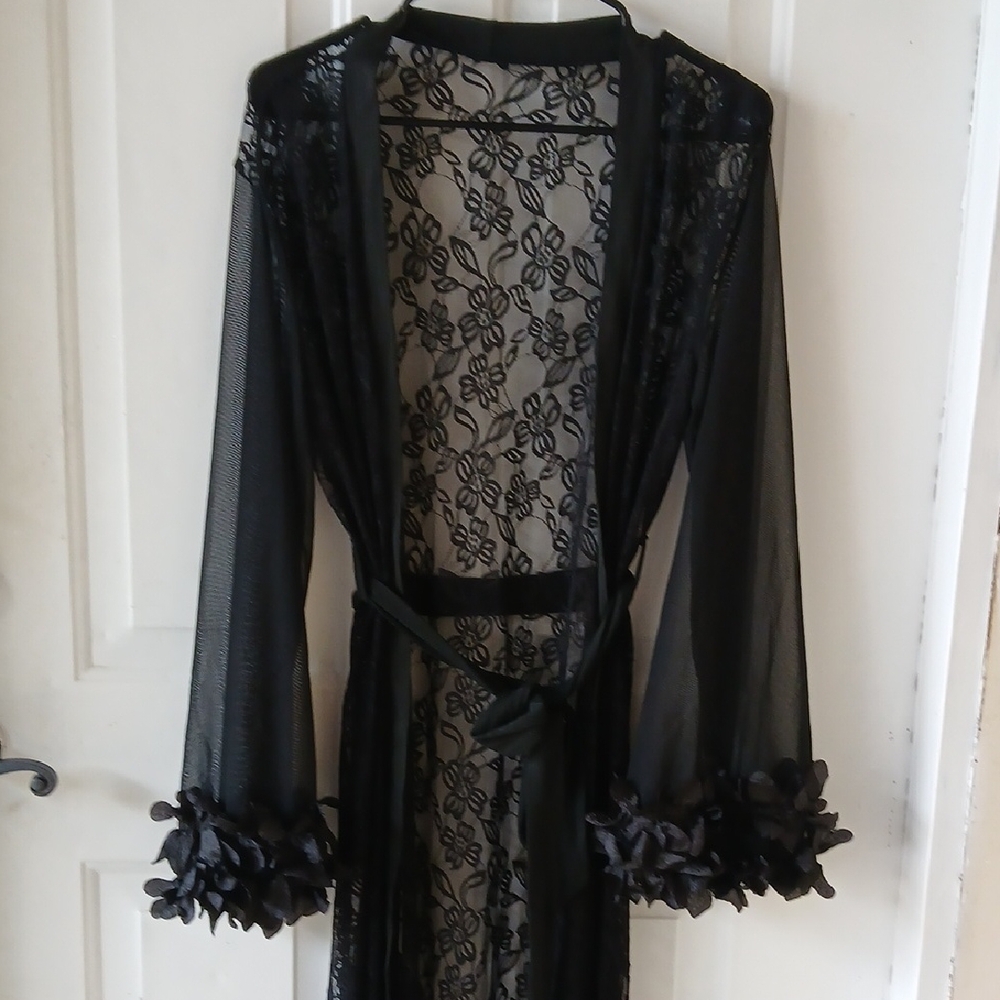 SHEIN Black Floral Lace Robe